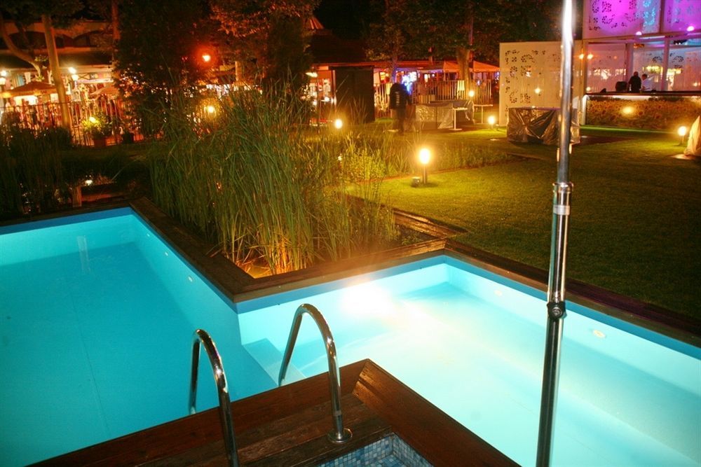 Renegade Hotel Siófok Buitenkant foto