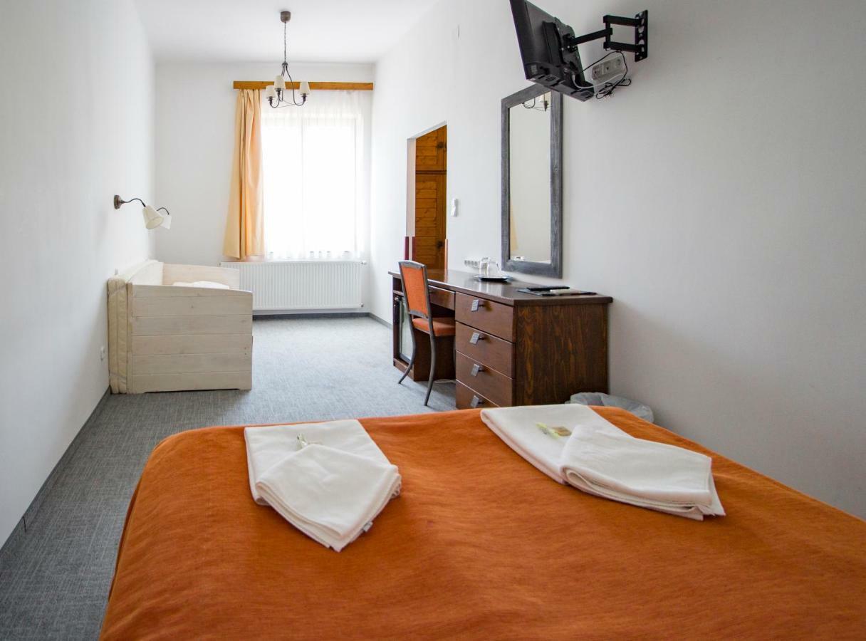Renegade Hotel Siófok Buitenkant foto