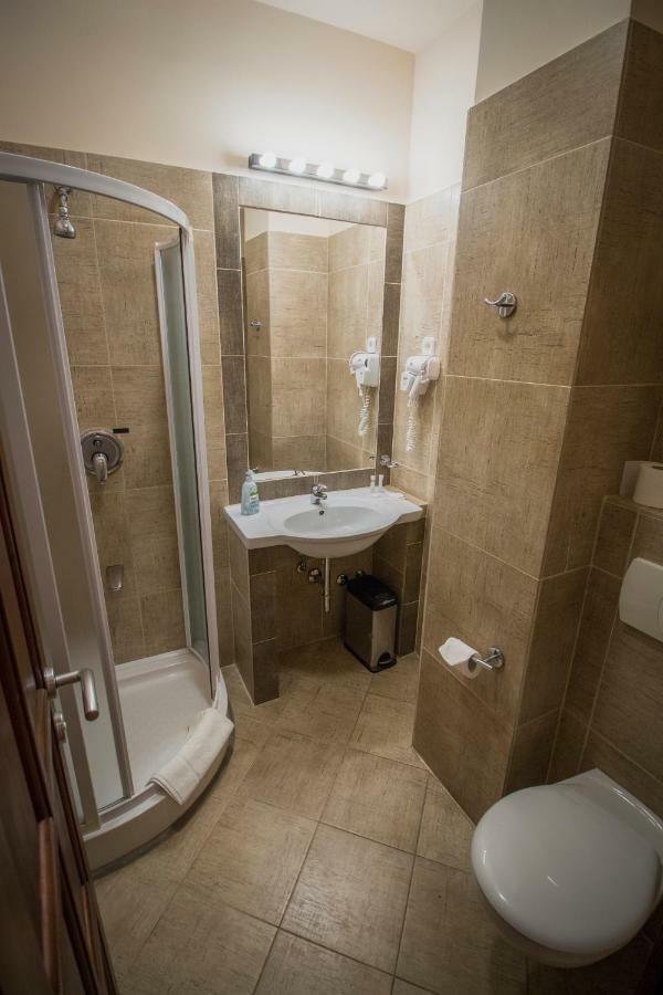 Renegade Hotel Siófok Buitenkant foto